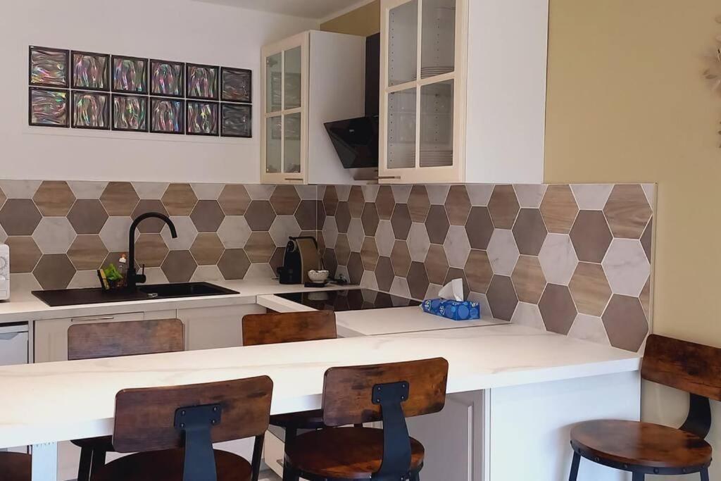 Immeuble Le Regency, Appartement 4 Pieces, 80 Metres De La Plage Menton Exteriör bild