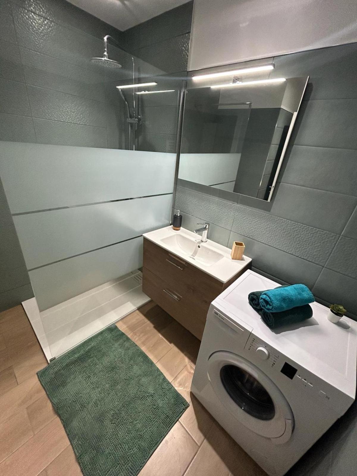 Immeuble Le Regency, Appartement 4 Pieces, 80 Metres De La Plage Menton Exteriör bild