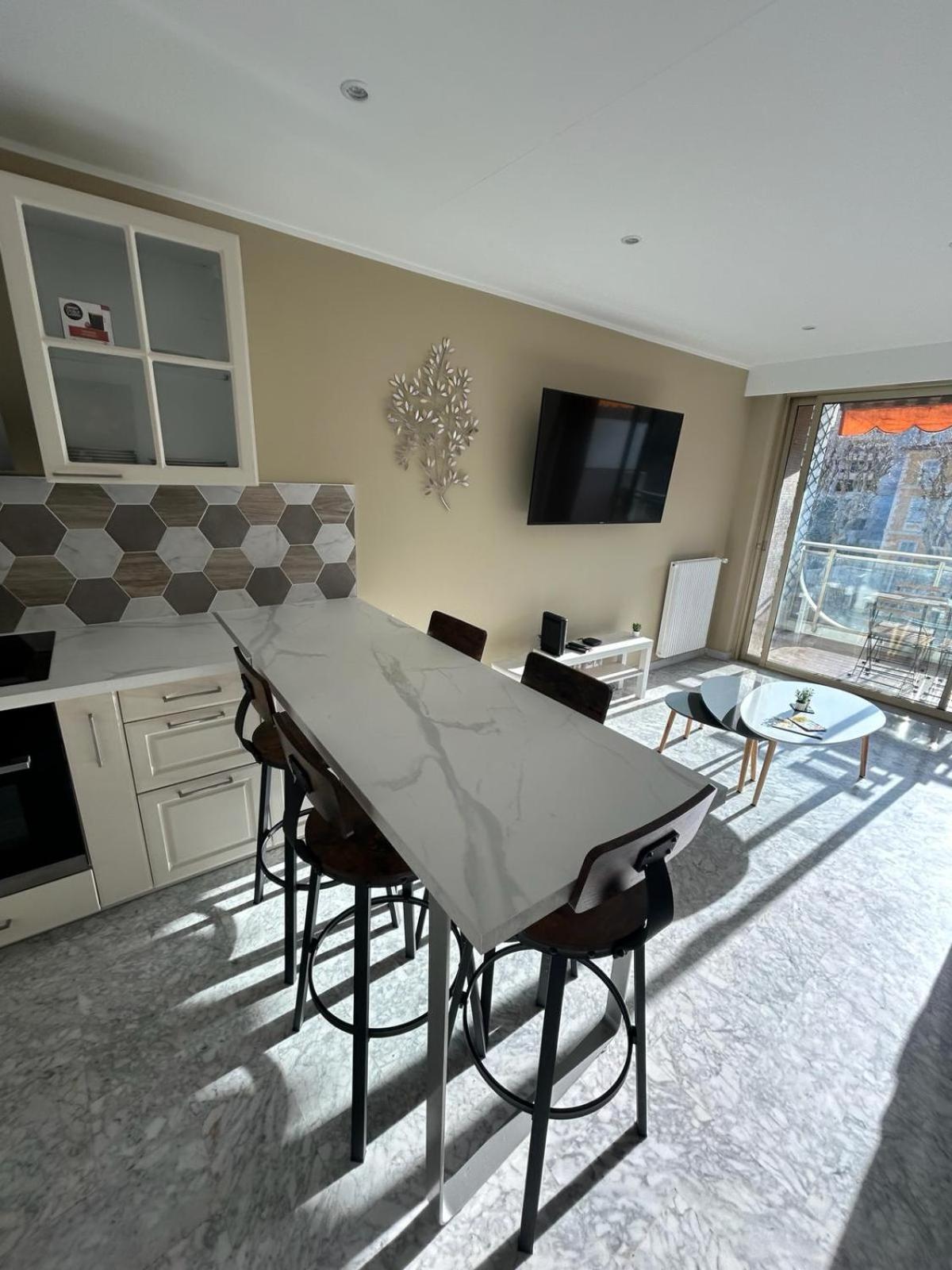 Immeuble Le Regency, Appartement 4 Pieces, 80 Metres De La Plage Menton Exteriör bild