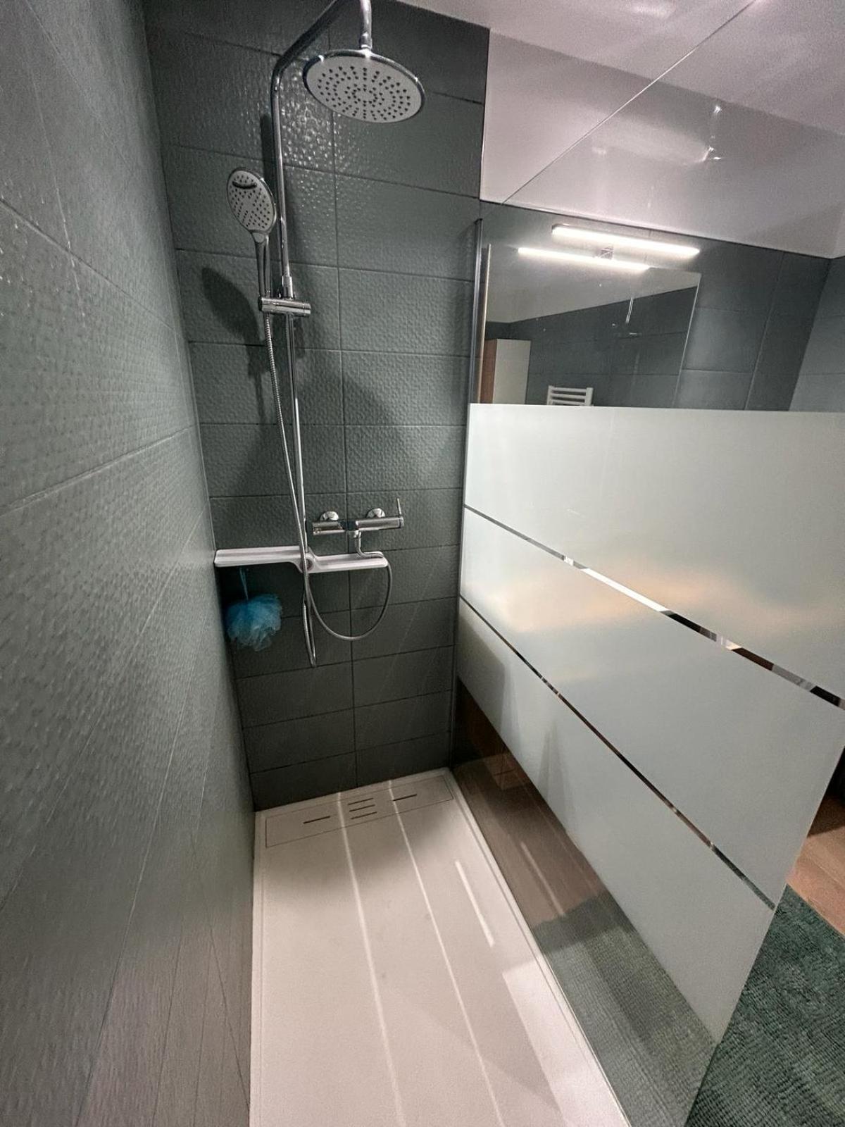 Immeuble Le Regency, Appartement 4 Pieces, 80 Metres De La Plage Menton Exteriör bild