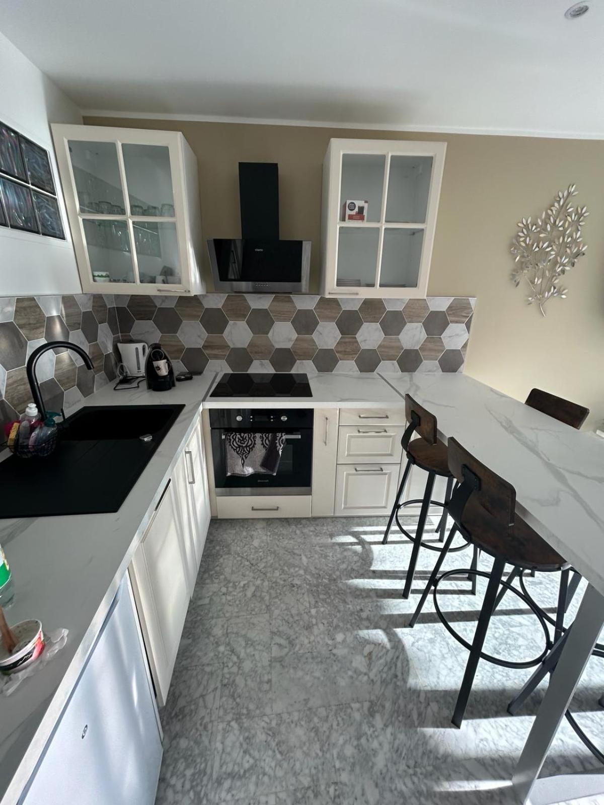 Immeuble Le Regency, Appartement 4 Pieces, 80 Metres De La Plage Menton Exteriör bild
