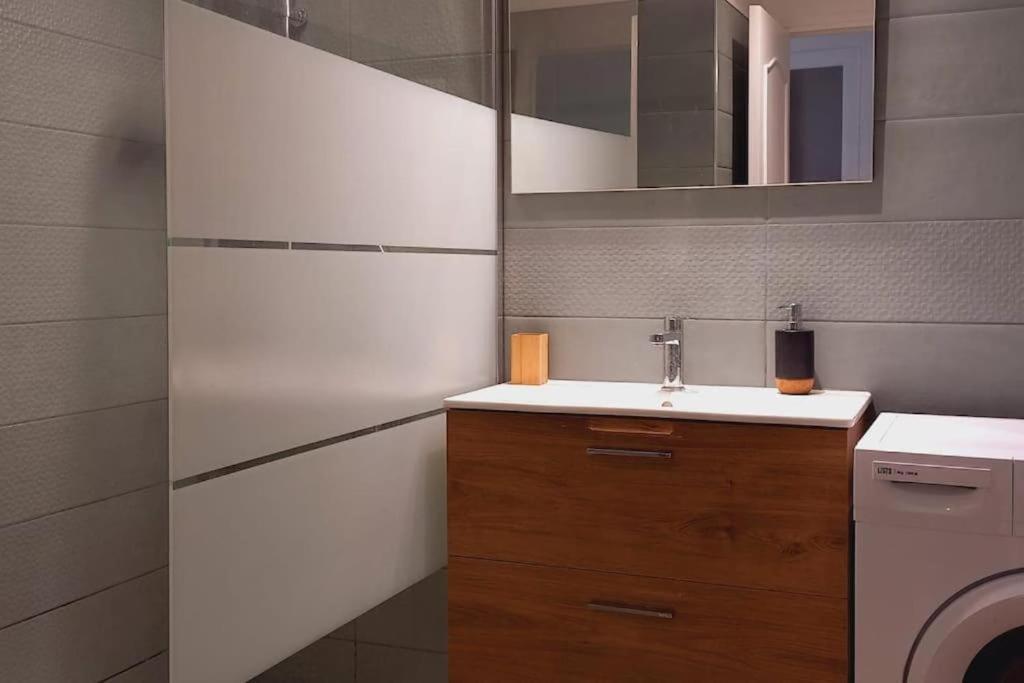 Immeuble Le Regency, Appartement 4 Pieces, 80 Metres De La Plage Menton Exteriör bild